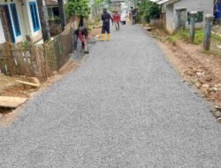 Desa Peucangpari Bangun Infrastruktur Jalan Kampung Sariak