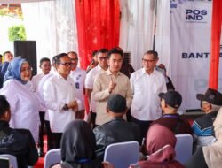 Gubernur Banten Andra Soni Dampingi  Wapres Gibran Rakabuming Raka Tinjau Penyaluran BSU