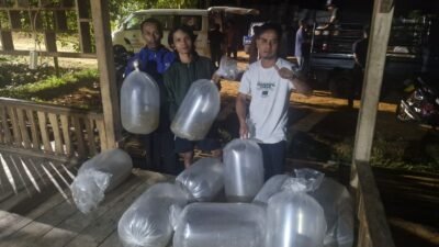 Kelompok Budidaya Ikan mendapatkan bantuan benih ikan tawar aspirasi DPRD Lebak, Ujang Giri Fraksi Nasdem, pada Kamis (31/07/2025).