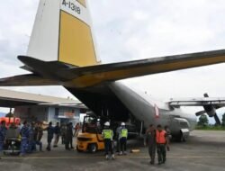TNI AU Kerahkan Dua Hercules Angkut Bansos Ke Aceh