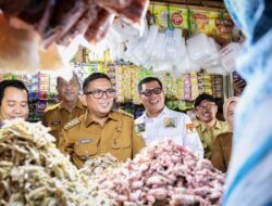 Jelang Nataru 2025 – 2026 Gubernur Andra Soni Tinjau Pasar Ciruas : Pastikan Stok Aman dan Harga Stabil